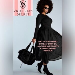 NWT! VICTORIA’S SECRET 5 ⭐️ HUGE BAG! 🎁 WITH PURCHASE! PERFECT FOR GYM/TRAVEL!